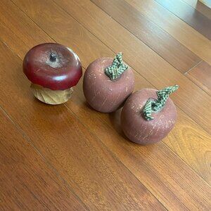 Country Kitchen Decor Set of 3 Apples